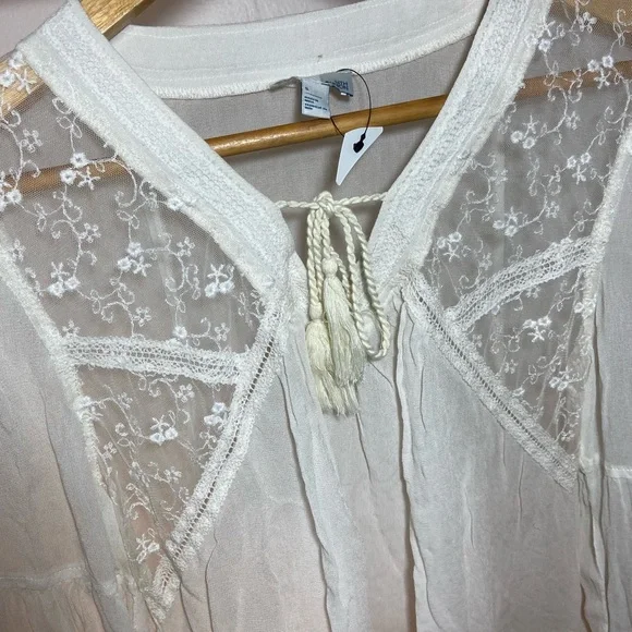 14th & Union Embroidered Tops. Size -S ( Fit S-M) - Picture 10 of 14